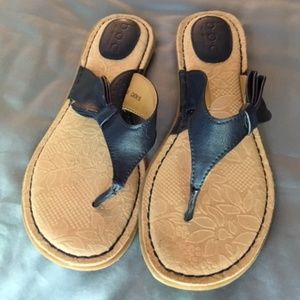 BOC Navy flip flops, size 8M